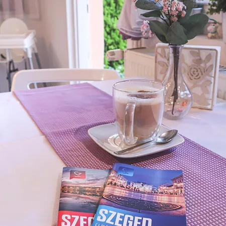Szivárvány Panzió Alojamento de Acomodação e Pequeno-almoço 2*