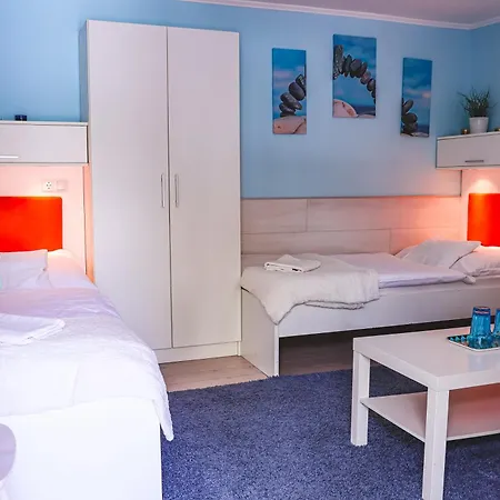 Szivarvany Panzio Bed & Breakfast 2*