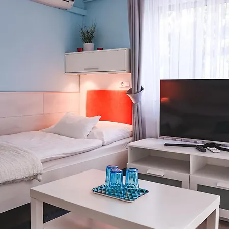 Szivarvany Panzio 2* סגד