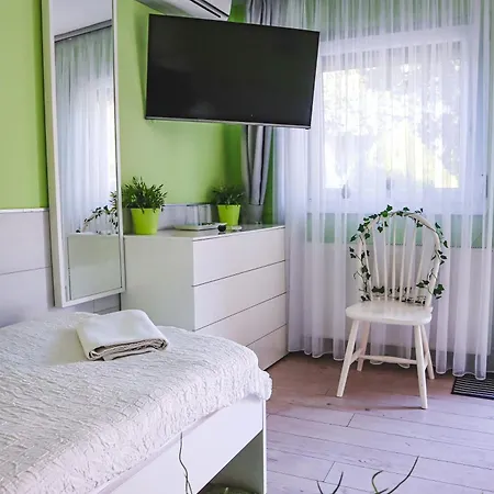 Bed & Breakfast Szivarvany Panzio Szeged