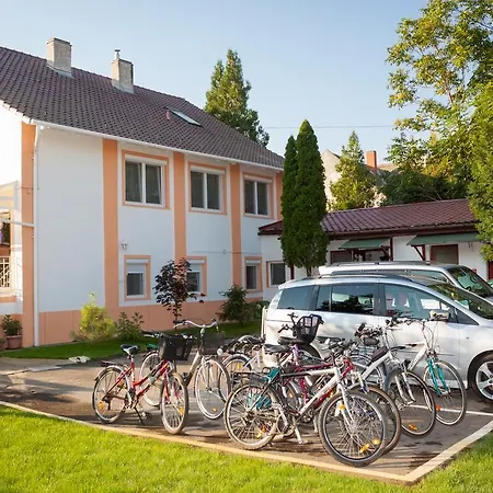 Bed & Breakfast Szivarvany Panzio Szeged