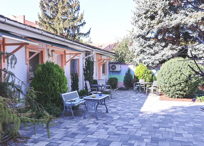 Szivarvany Panzio 2* Segedyn