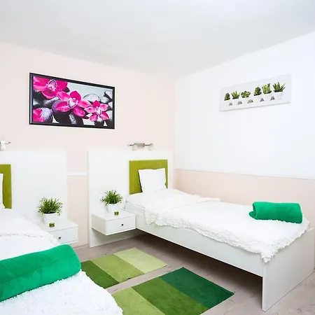 Szivárvány Panzió Bed and breakfast