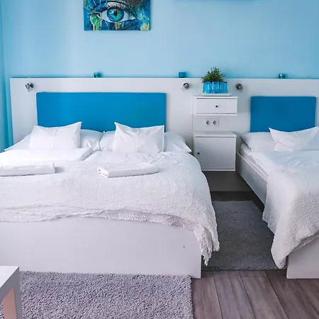 Bed & Breakfast Szivarvany Panzio