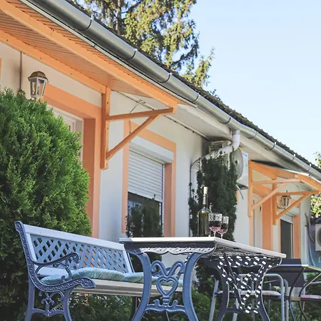 Bed and breakfast Szivárvány Panzió