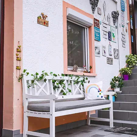 Bed & Breakfast Szivarvany Panzio 2*
